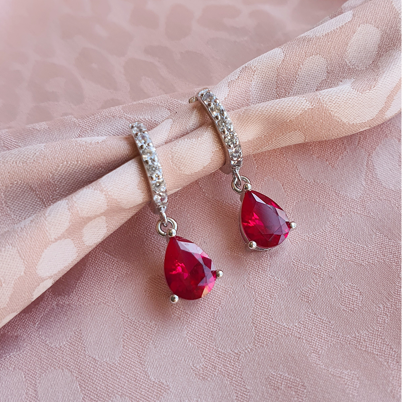 Argollas con circón rubí 3