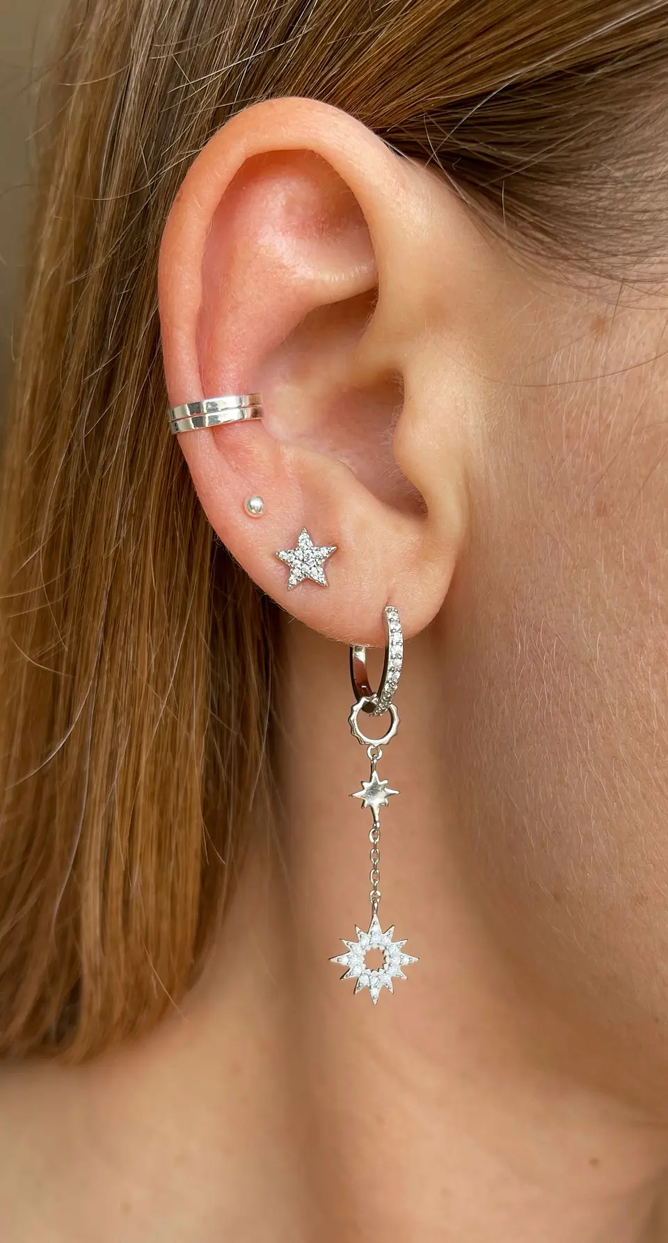 Argollas Huggies con estrellas colgantes 2