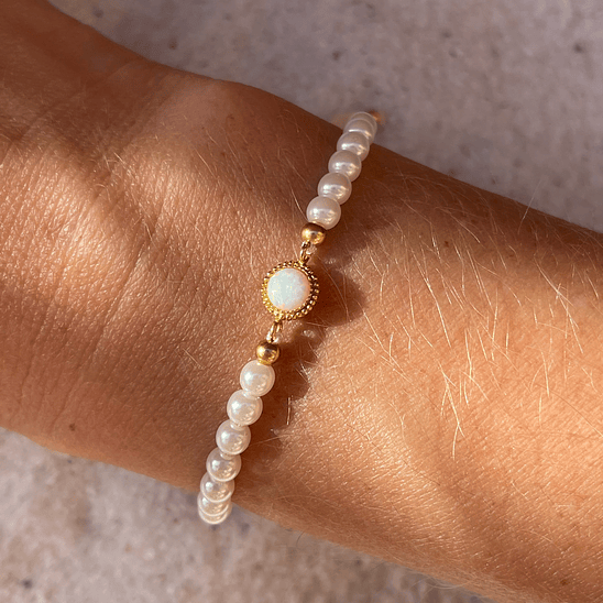  Pulsera de cordón con perlas y ópalo  1