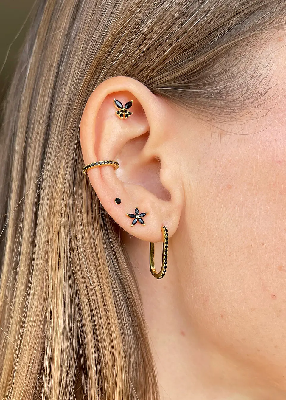 Piercing Mariposa negra 2