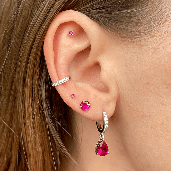 Argollas con circón rubí 2