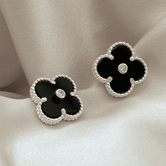 Aros de trébol negro 1