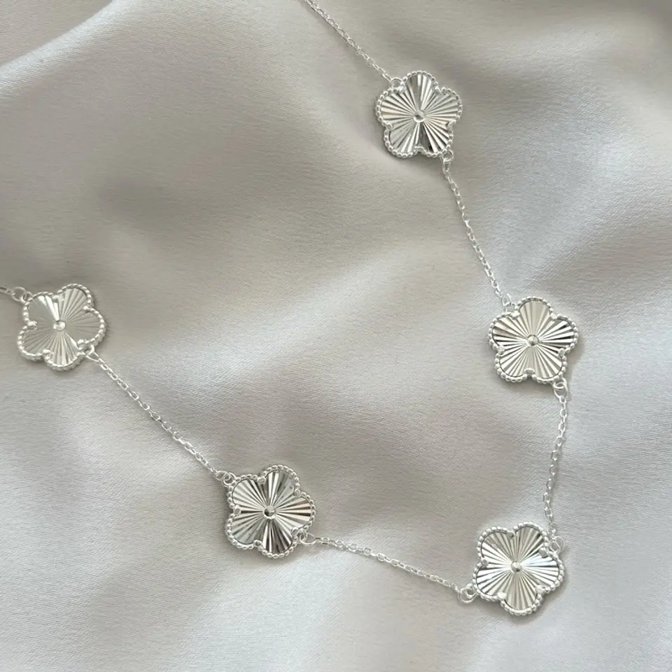 Collar de tréboles facetados 1