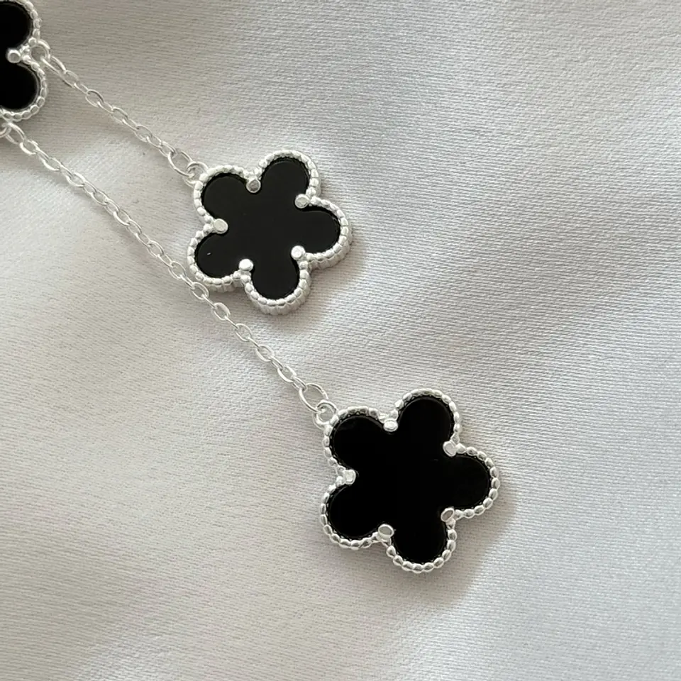 Collar tréboles negros 2