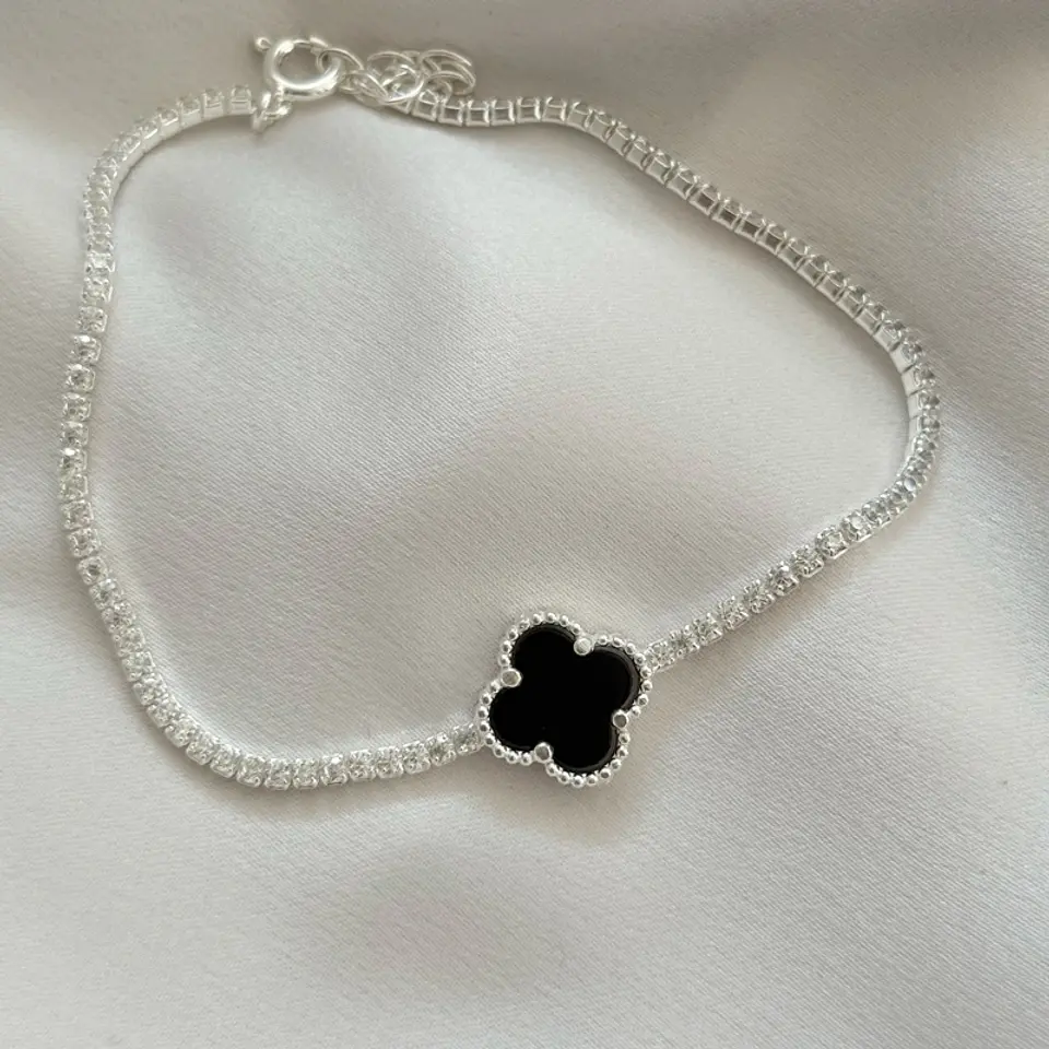 Pulsera trébol negro 1