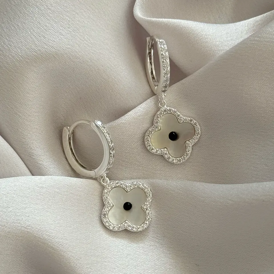 Huggies trébol de nácar  1