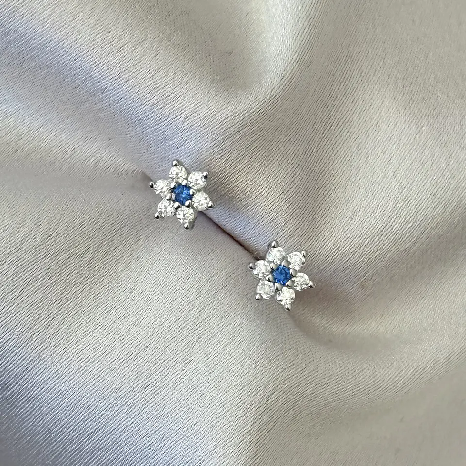 Flor circon azul  5,5 mm  1