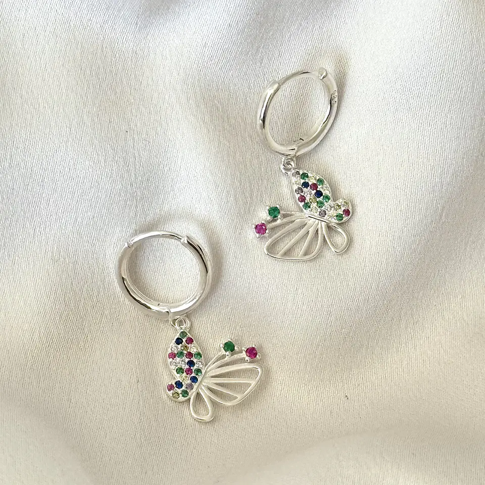 Argollas huggie Mariposa 1