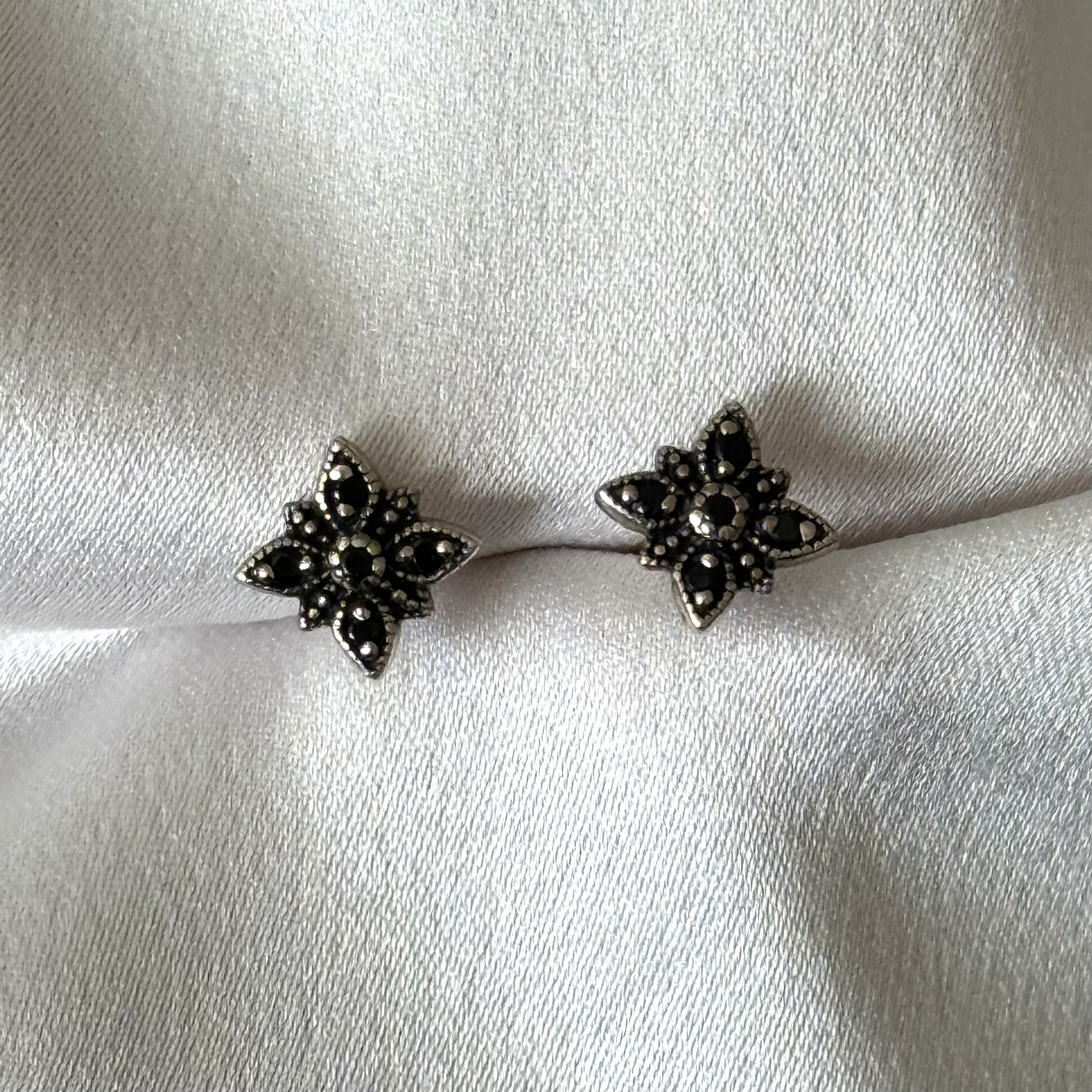 Flor negra 8 mm