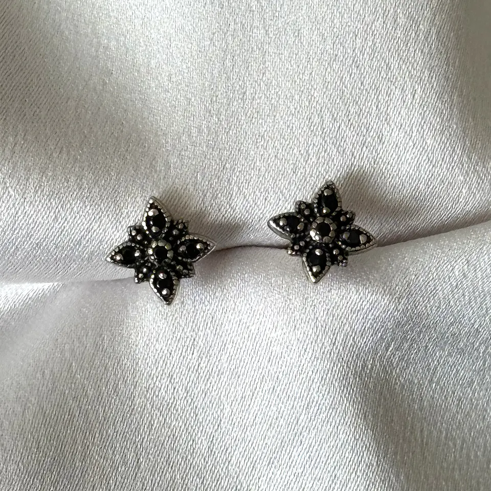 Flor negra 8 mm 1
