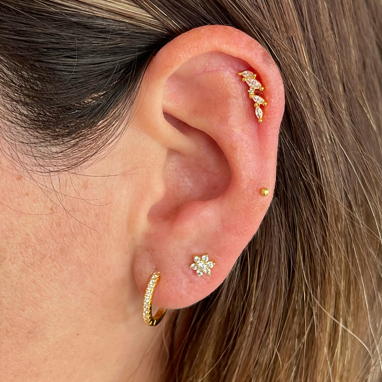 Piercing oreja derecha  3