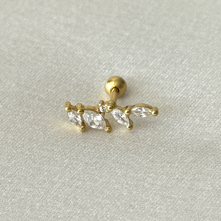 Piercing oreja derecha  1