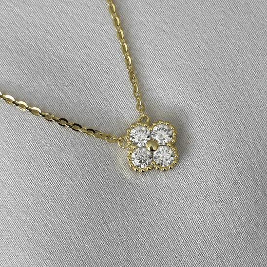 Collar trébol con moissanita  1