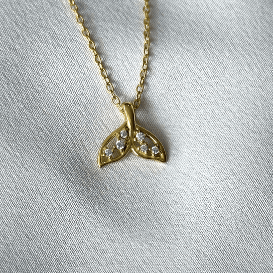 Collar Cola de ballena dorado 1