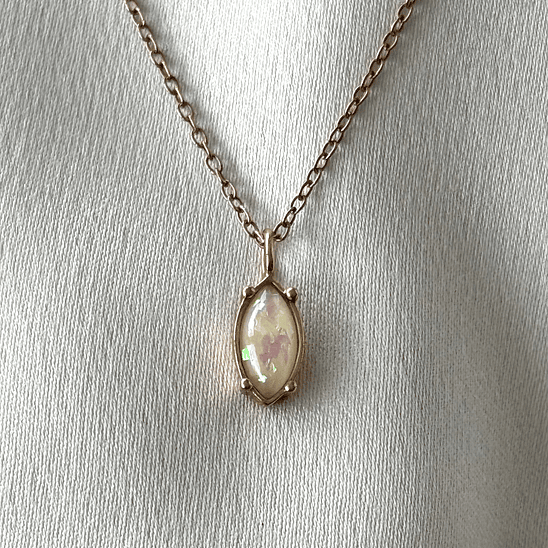 Collar colgante ovalado 1