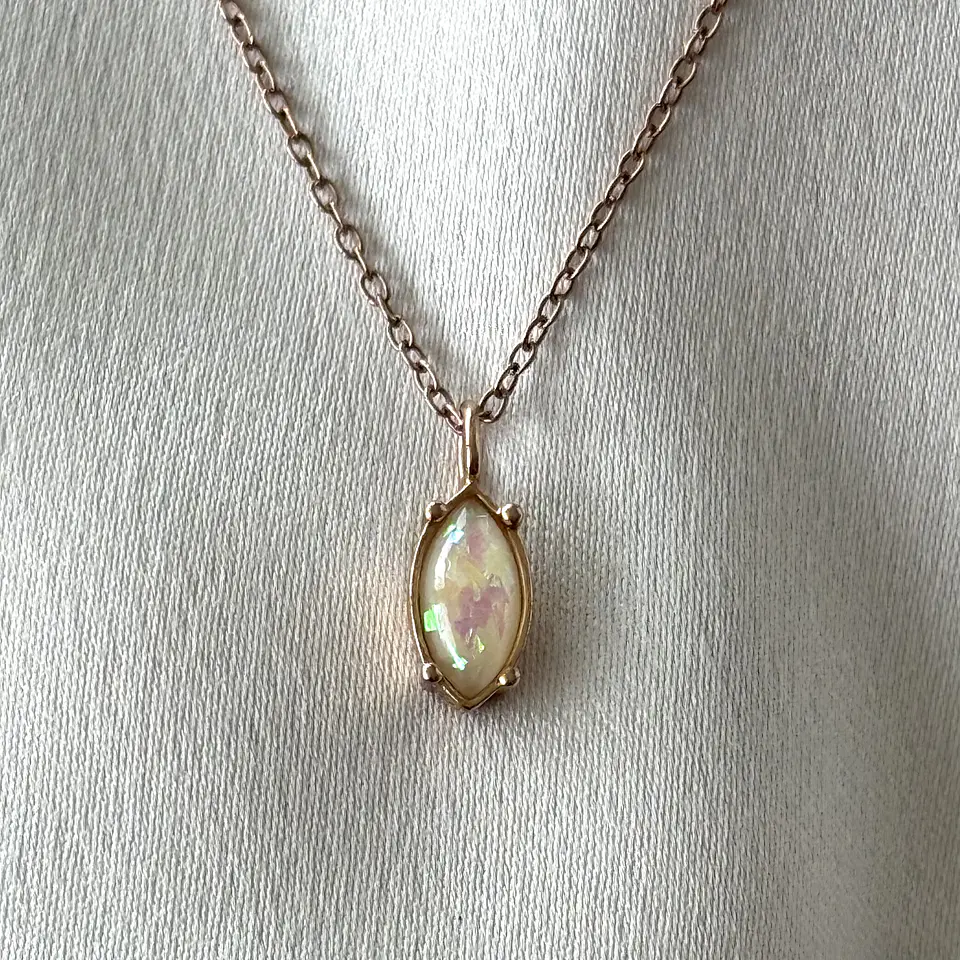 Collar colgante ovalado 1