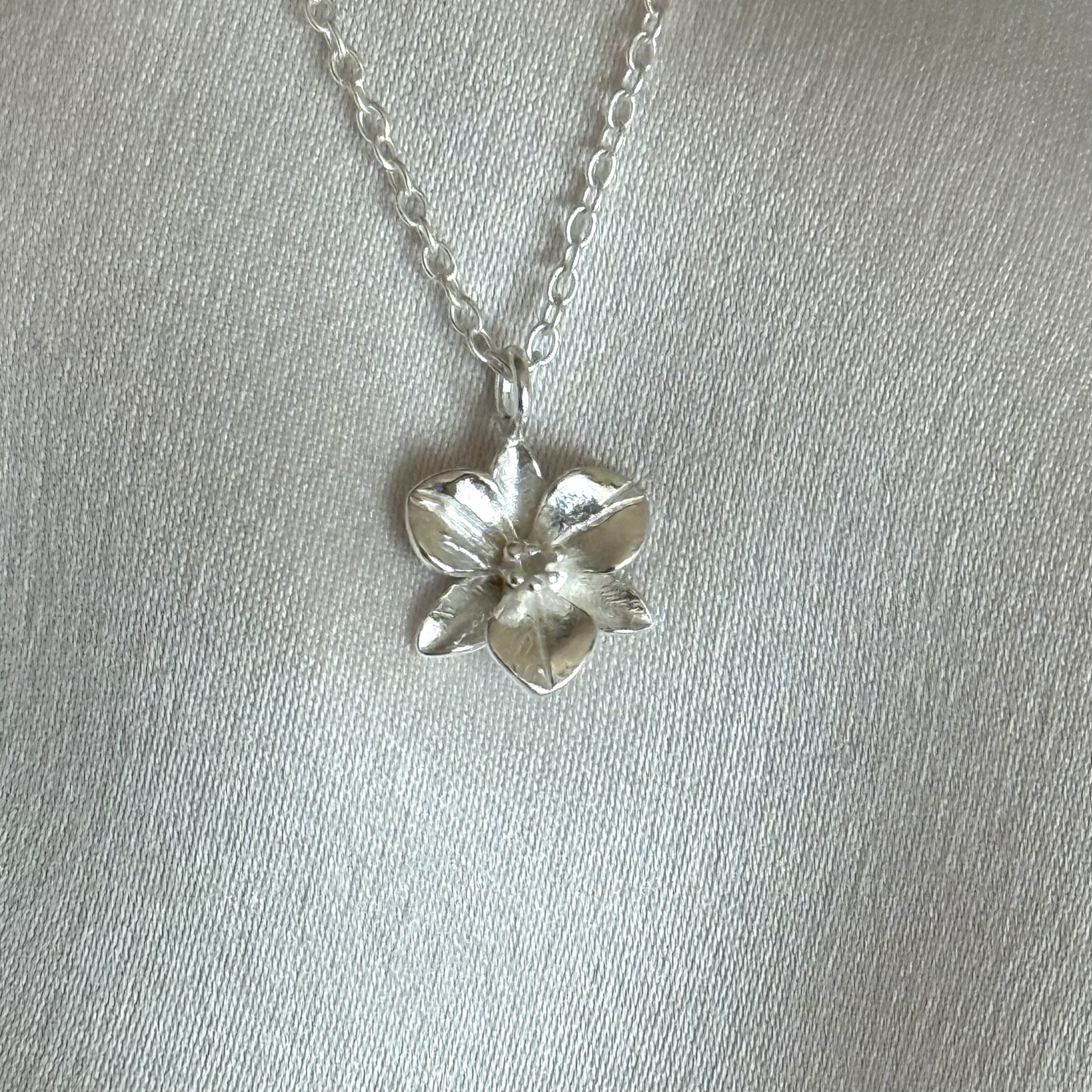 Collar de flor