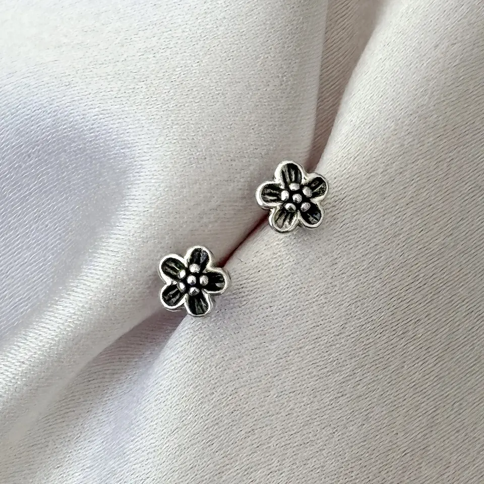 Mini flores negras 4 mm  1