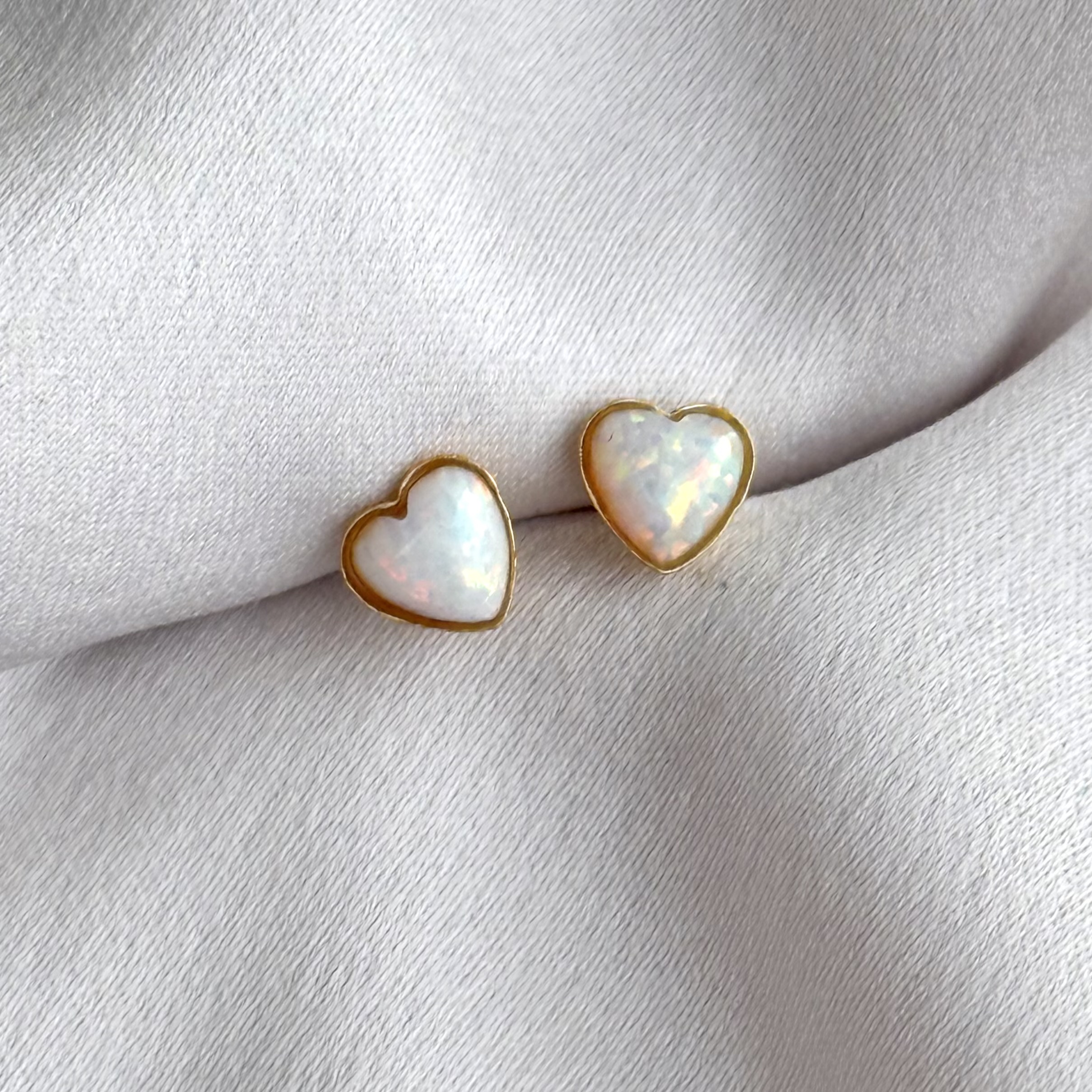 Corazón ópalo blanco 5 mm