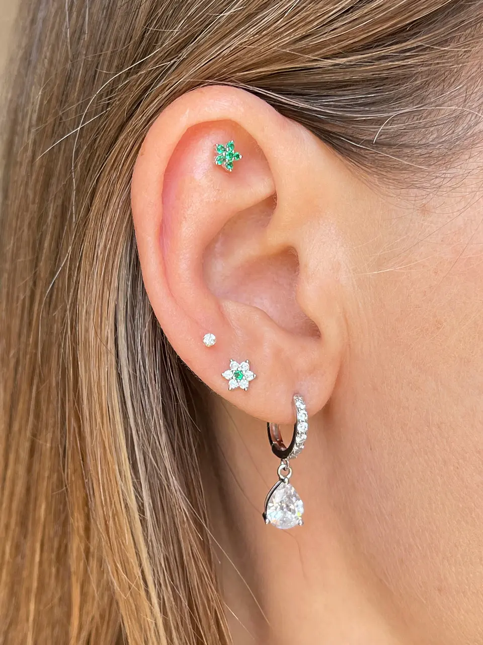 Piercing flor verde 2