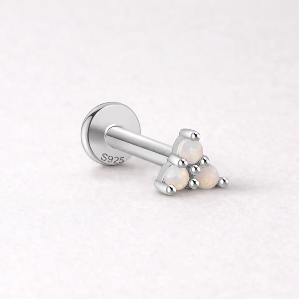 Piercing mini triángulo 1