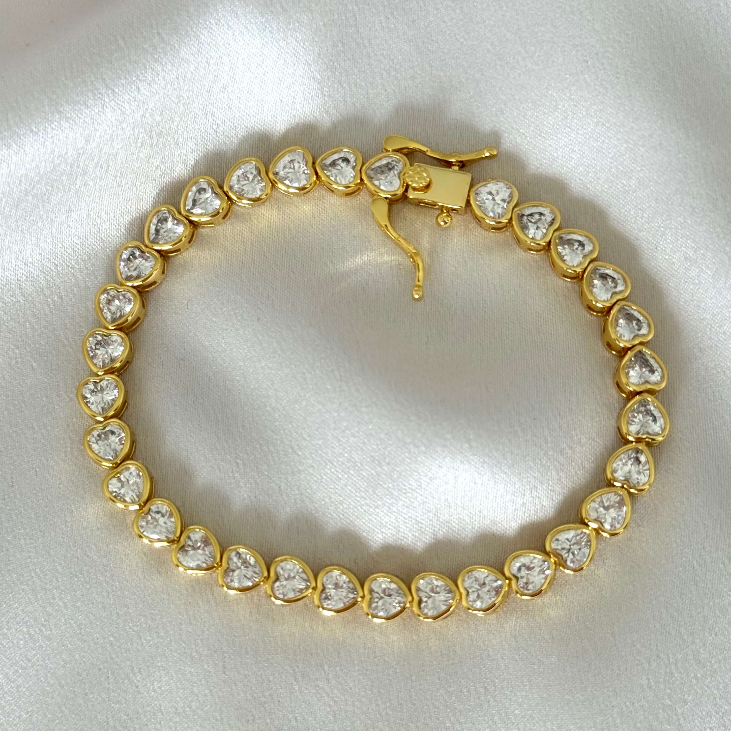 Pulsera de corazones