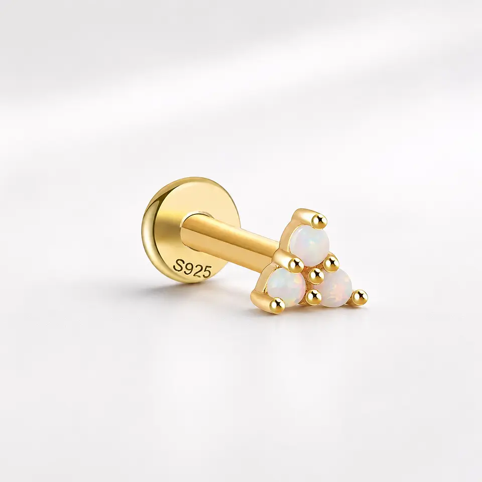 Piercing mini triángulo 1
