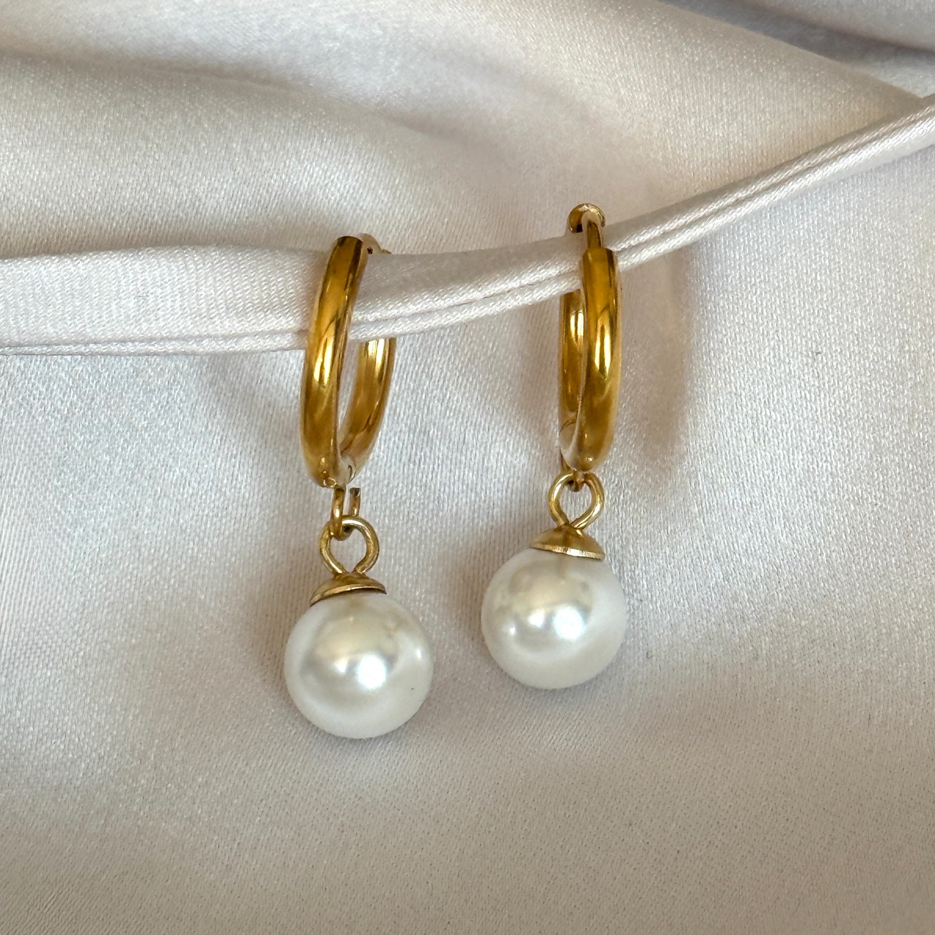 Argollas con perlas a.q.