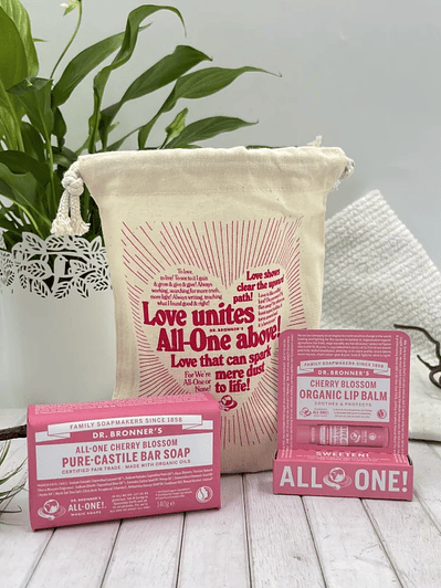 Gift Set Flor de Cerejeira – Hidratação & Cuidado Natural | Dr. Bronner’s