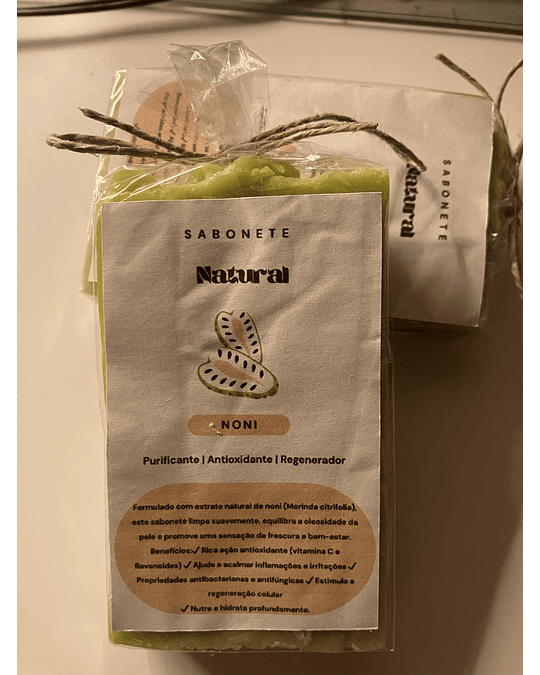 Sabonete Artesanal de Noni e Azeite – Revitalização e Energia Natural