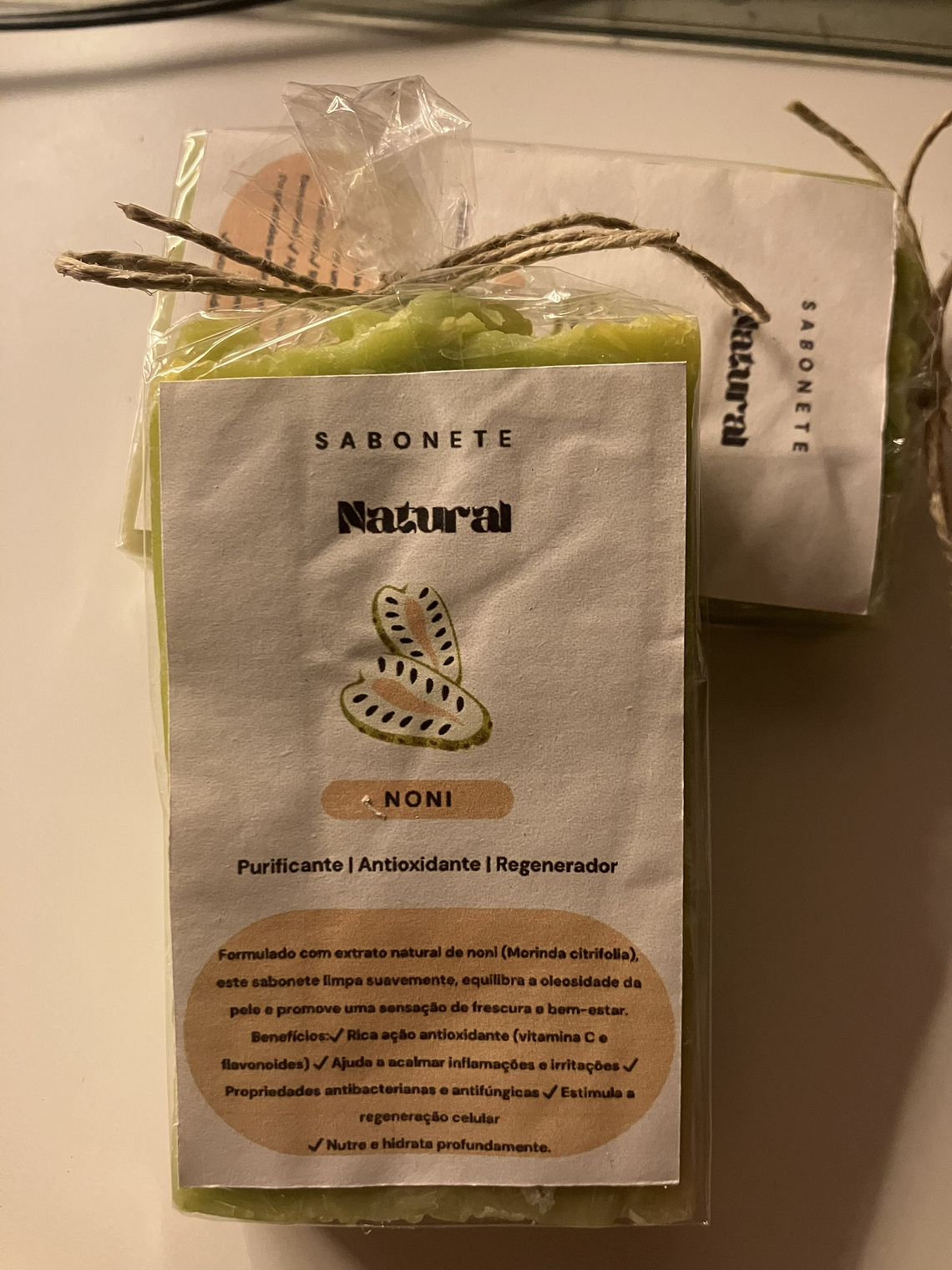 Sabonete Artesanal de Noni e Azeite – Revitalização e Energia Natural 1