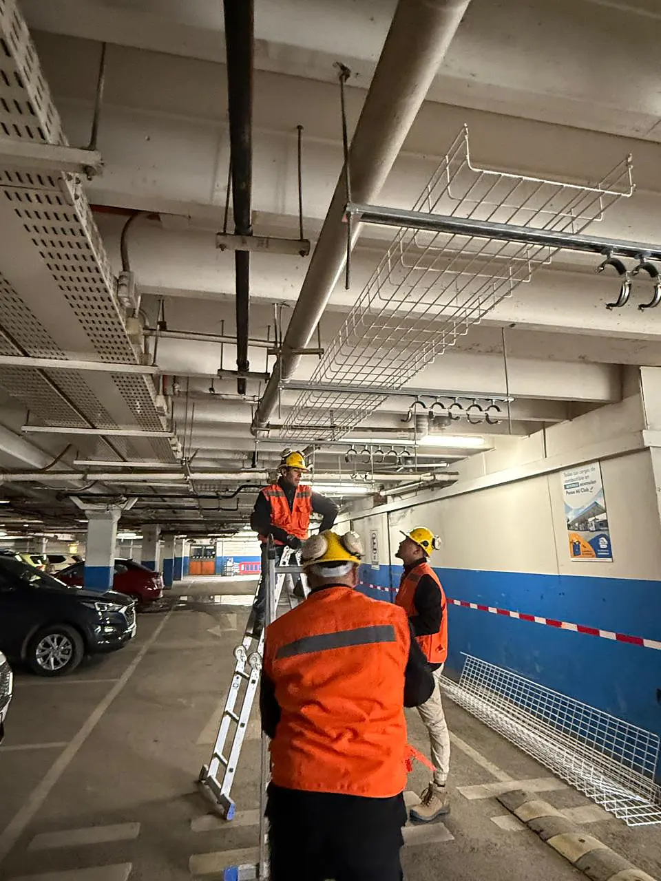 Fabricación de reducción y curvas en canastillo porta conductor, más montaje. 2