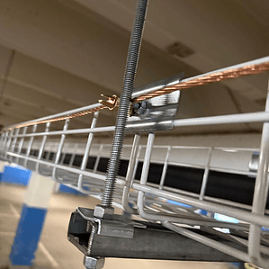 Fijación de puesta a tierra para C.P.C