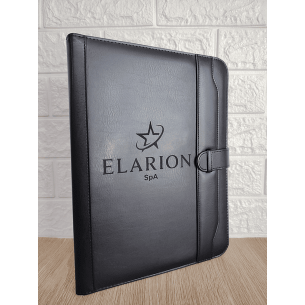 Carpeta de ecocuero Negro con accesorios 7
