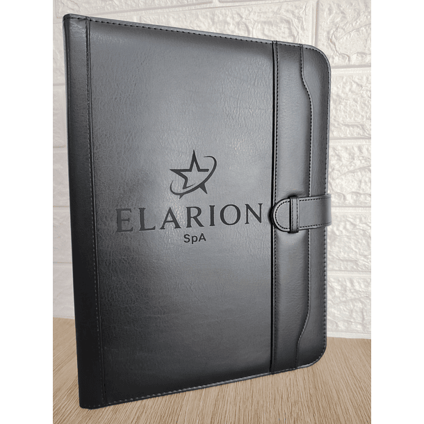 Carpeta de ecocuero Negro con accesorios 8