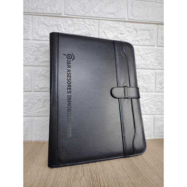 Carpeta de ecocuero Negro con accesorios 9