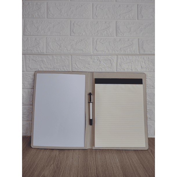 Carpeta con bloc y pizarra Día del Trabajador 7