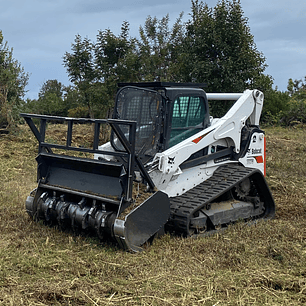 Minicargador con Triturador 