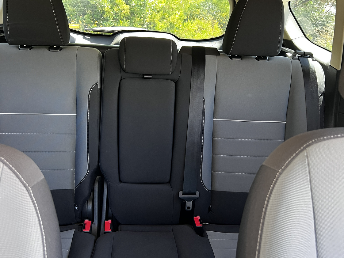 FORD ESCAPE 2.0 AT / Año 2013 19