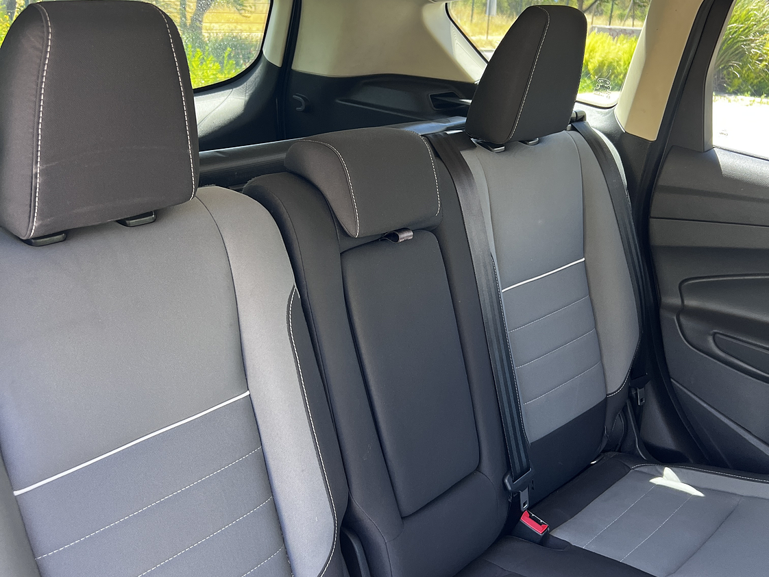 FORD ESCAPE 2.0 AT / Año 2013 16