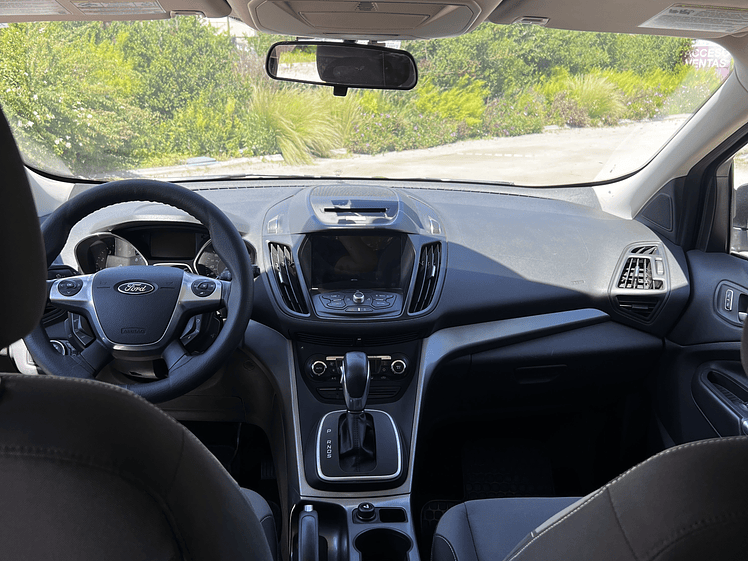 FORD ESCAPE 2.0 AT / Año 2013 10