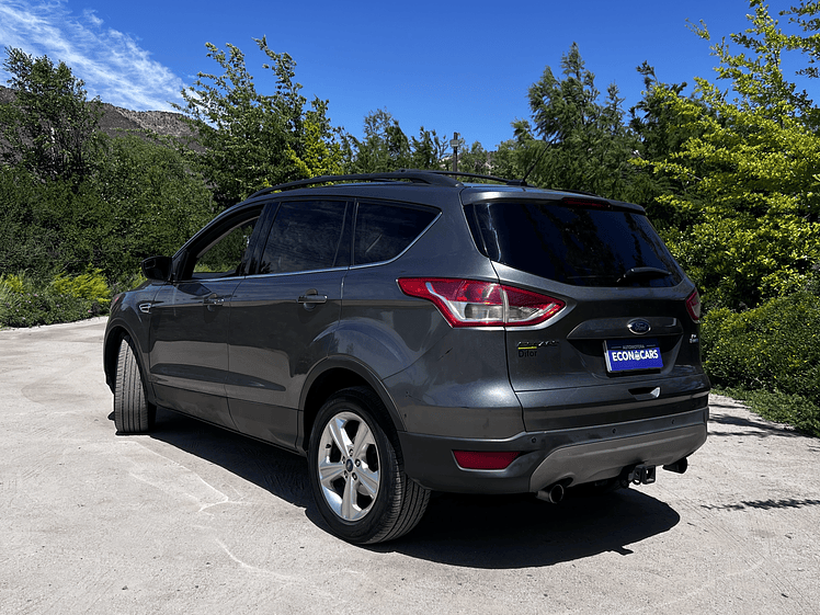 FORD ESCAPE 2.0 AT / Año 2013 9