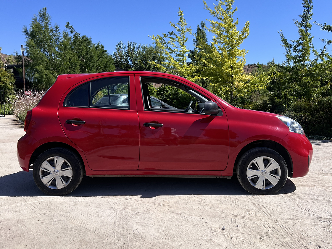 Nissan March Sport 1.6 / Año 2018 3