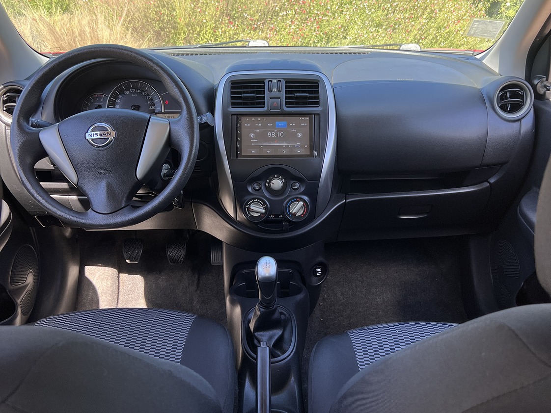Nissan March Sport 1.6 / Año 2018 7