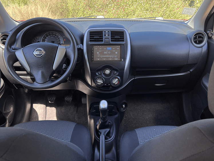 Nissan March Sport 1.6 / Año 2018 7