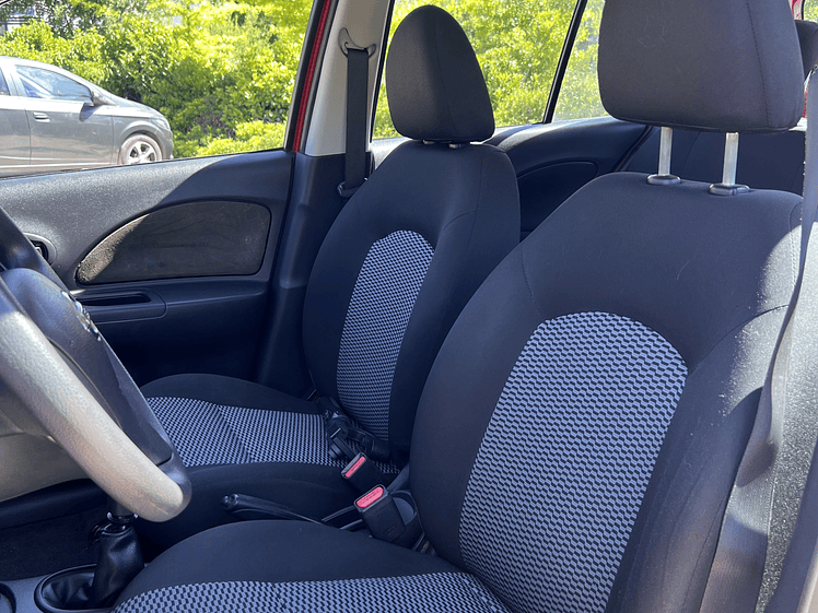 Nissan March Sport 1.6 / Año 2018 17