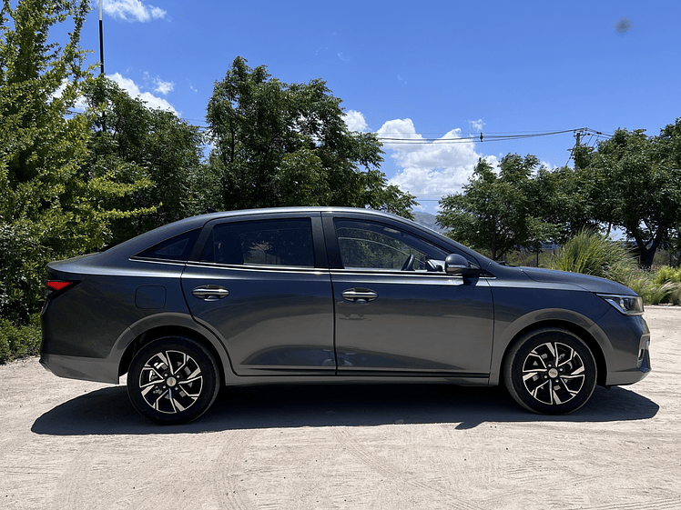 Chevrolet Sail LTZ Automático / Año 2024 9