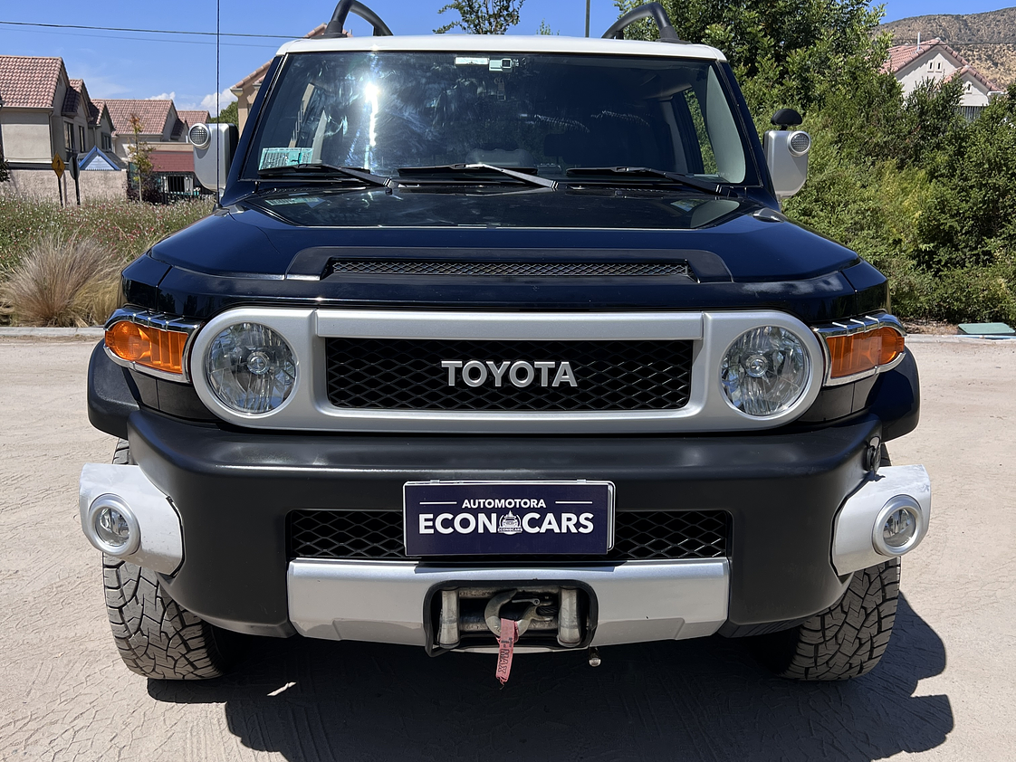 Toyota FJ Crusier Top de Linea / Año 2013 4