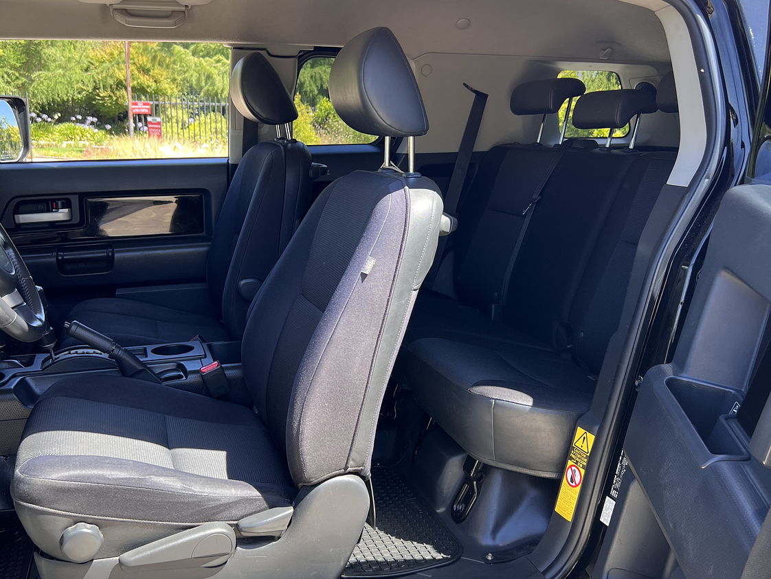 Toyota FJ Crusier Top de Linea / Año 2013 9