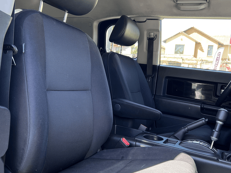 Toyota FJ Crusier Top de Linea / Año 2013 23